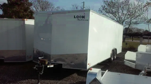 24FT WHITE WEDGE FRONT WITH RAMP