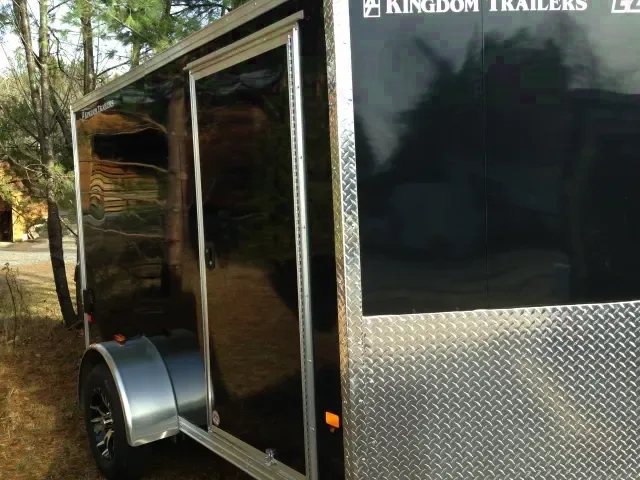 8ft V-nose with Rear Ramp-Black
