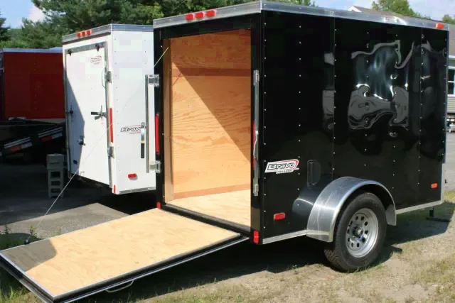 8FT BLACK ENCLOSED WITH REAR RAMP