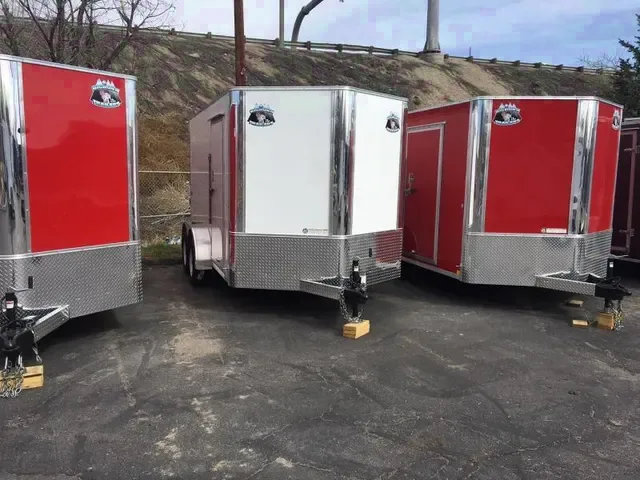 WHITE 12FT TANDEM AXLE ENCLOSED