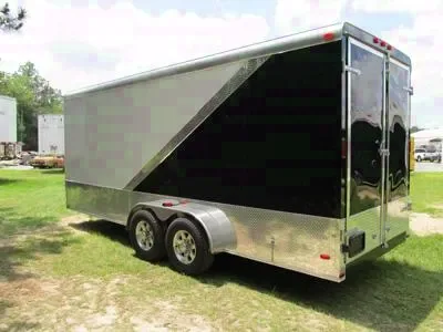 20ft Two Tone Tandem Axle w/ Rear Double Doors