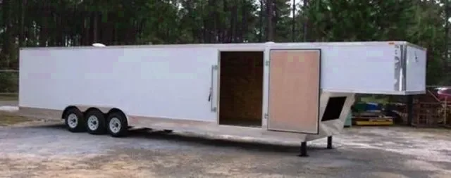 White Enclosed 52FT Gooseneck Trailer