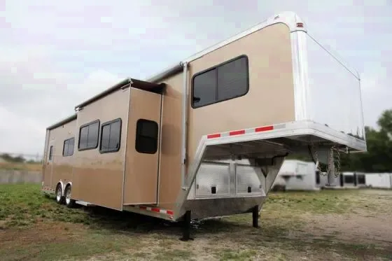 PREMIUM 36FT GOOSENECK W/ LIVING QUARTERS