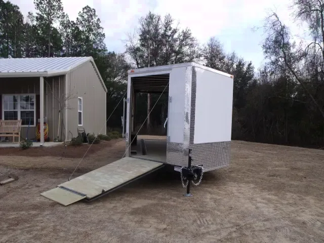 20FT TRAILER W/REAR RAMP AND RAMP IN THE V-NOSE