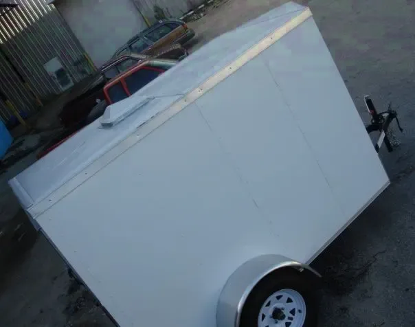8ft Flat Front Cargo w/ Rear Ramp