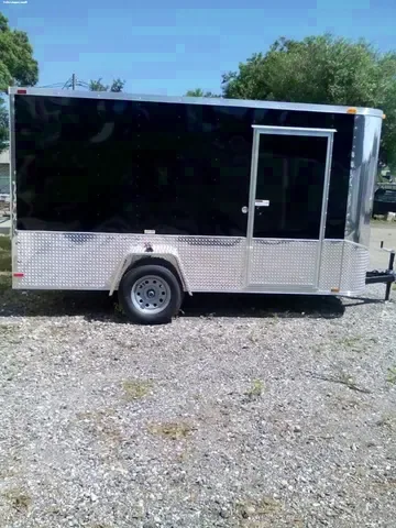 12FT Enclosed Black Wrap Around Diamond Plating