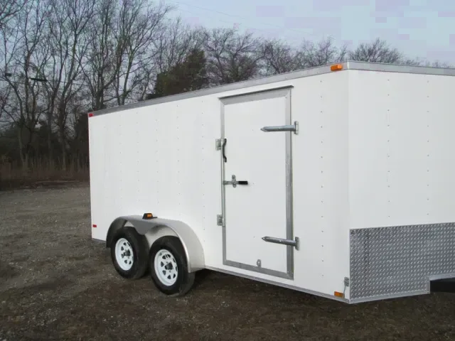 14ft White Trailer w/V-nose