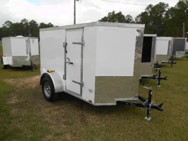 8FT WHITE ENCLOSED TRAILER-V-NOSE