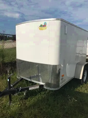 8FT ENCLOSED CARGO TRAILERS SHOWN IN WHITE