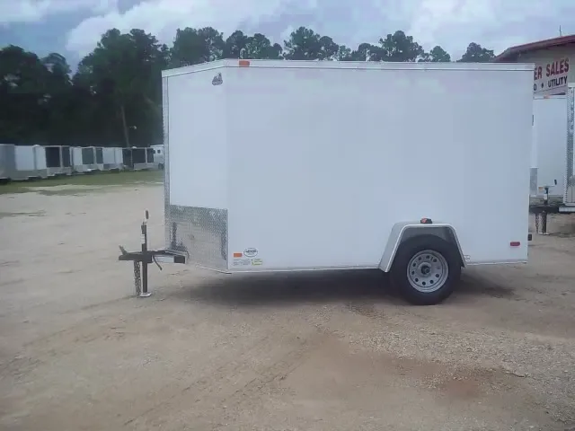 WHITE CARGO TRAILER 10FT WITH V-NOSE