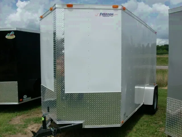 12FT SINGLE AXLE WITH WHITE WALLS AND CEILING