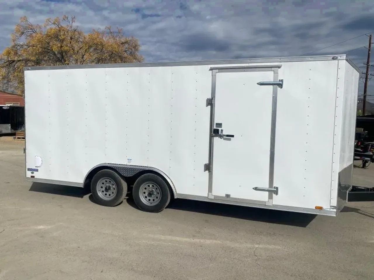 2025 CONTINENTAL CARGO V-SERIES 8.5' x 18' ENCLOSED TRAILER