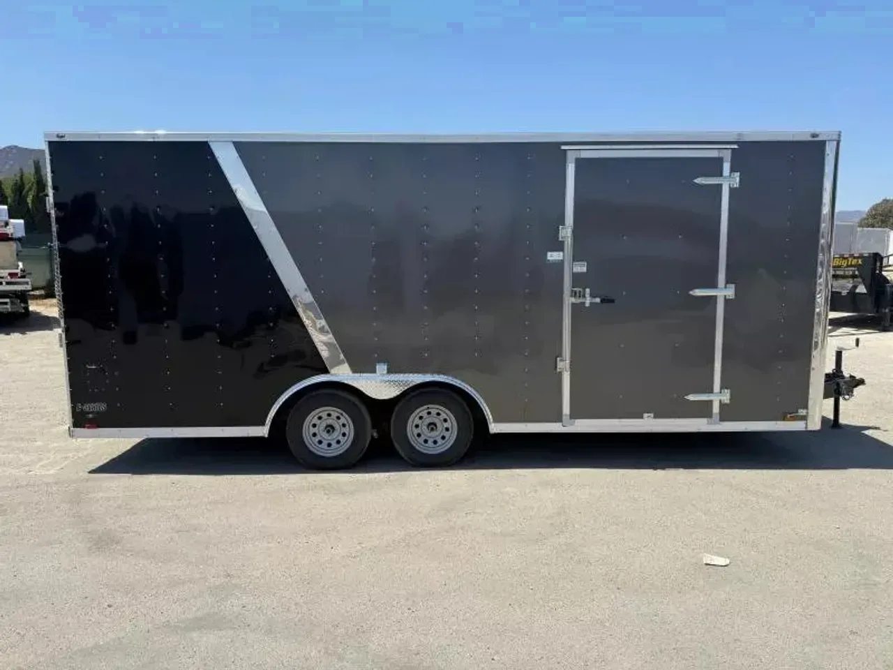 2025 CONTIENTAL CARGO V-SERIES 8.5' x 20' ENCLOSED TRAILER