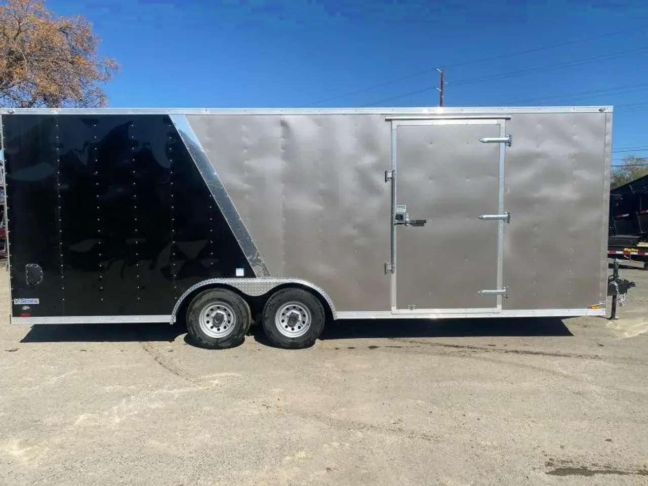 2023 CONTINENTAL CARGO V-SERIES 8.5' x 22' ENCLOSED TRAILER