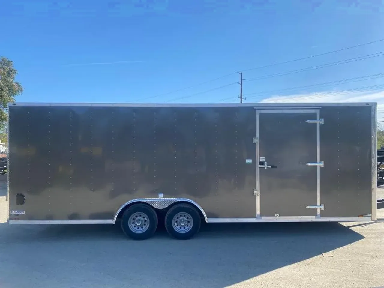 2025 CONTINENTAL CARGO V-SERIES 8.5' x 24' ENCLOSED TRAILER