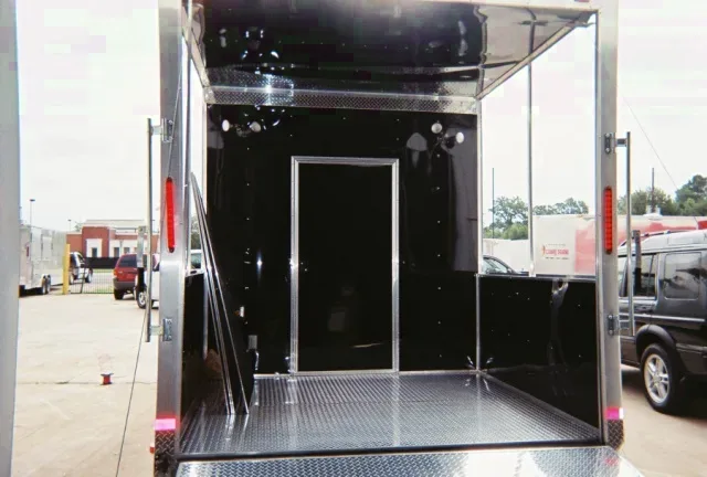 SILVER 36FT CONCESSION W/PORCH