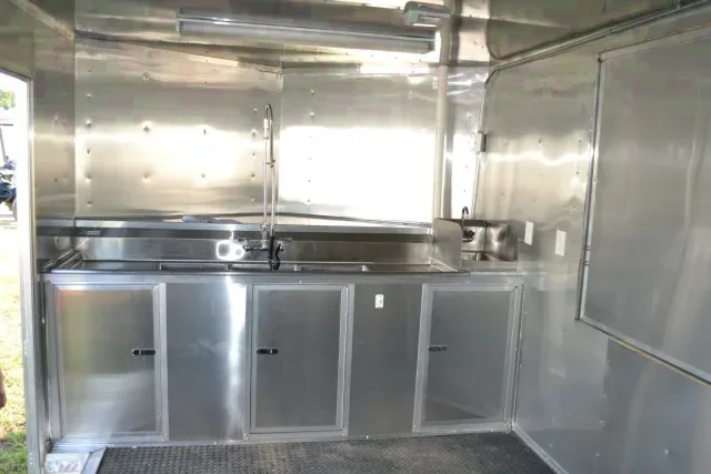 22ft With Gull Wing Porch and Fully Equipped