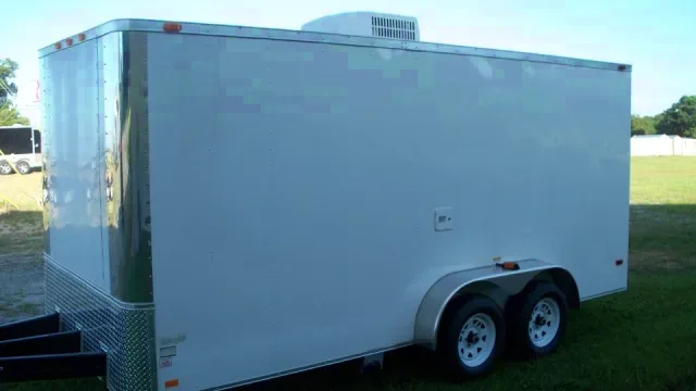 16ft White Concession Trailer w/Sinks