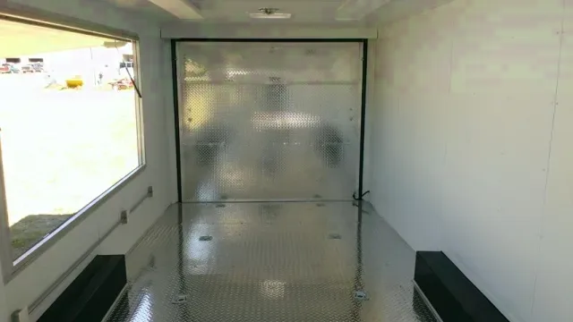Car Hauler w/ Concession Windows 32ft