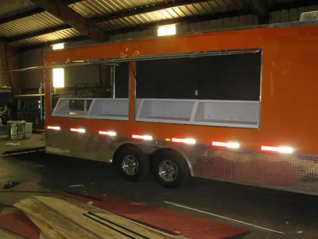 24FT MERCHANDISE DISPLAY CASE TRAILER