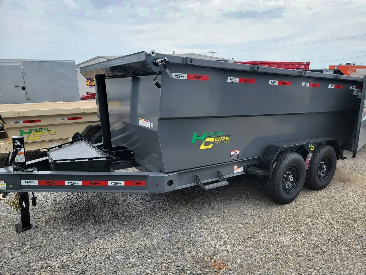 028916 - 2027 Hardcore 7' X 14' Telescopic Bumper Pull Dump Dump Trailer