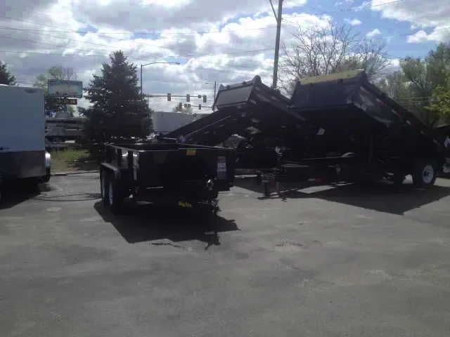 10ft Dump trailer w/Electric Brakes