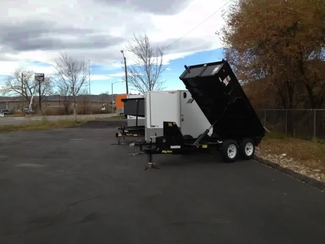 10ft Black Dump Trailer w/Diamond Plate Fenders