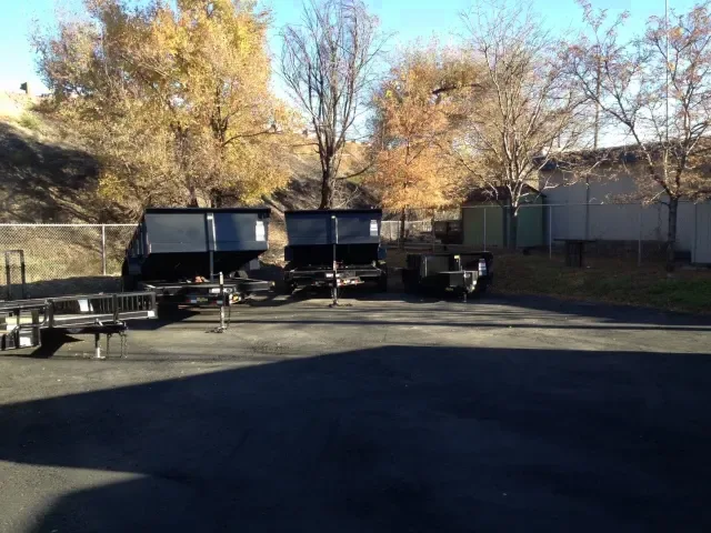 steel 14ft dump trailer w/electric brakes