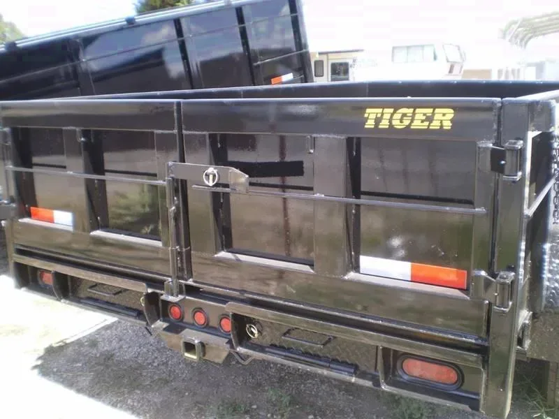 12ft Black Dump Trailer w/Double Rear Door