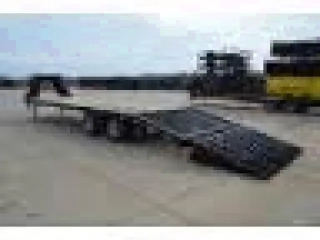 25+5ft Dual Axle Gooseneck w/ Ramps and 2- 10,000# Dual Wheel Axles w/Electric Brakes