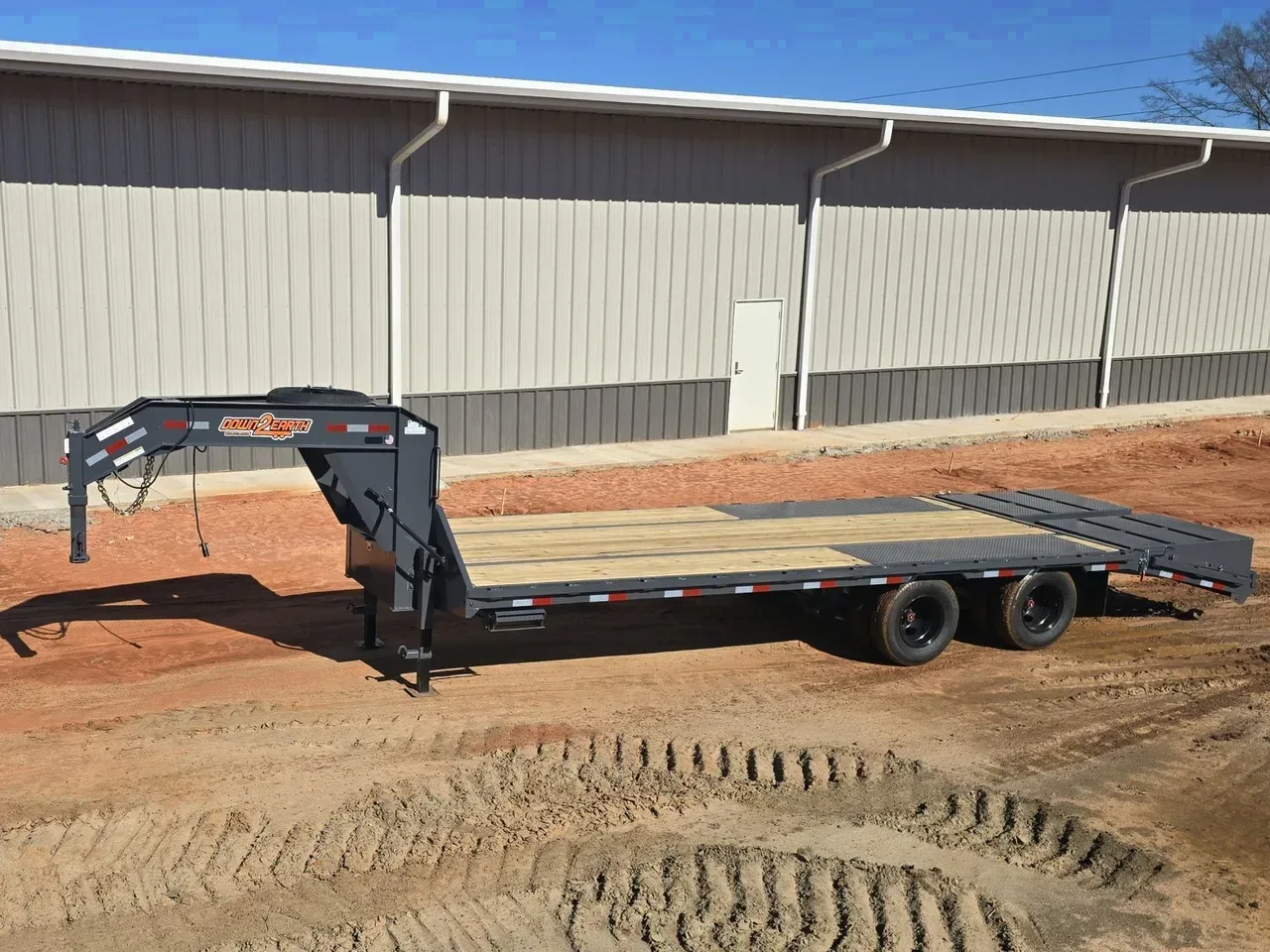 Equipment Trailer 2026 8.5X25 Down 2 Earth Trailers 8.5X25′ 23.5K Deck Over Gooseneck Equipment Trailer -DTEGNDO25-131574 8.5 ft. x25 ft.