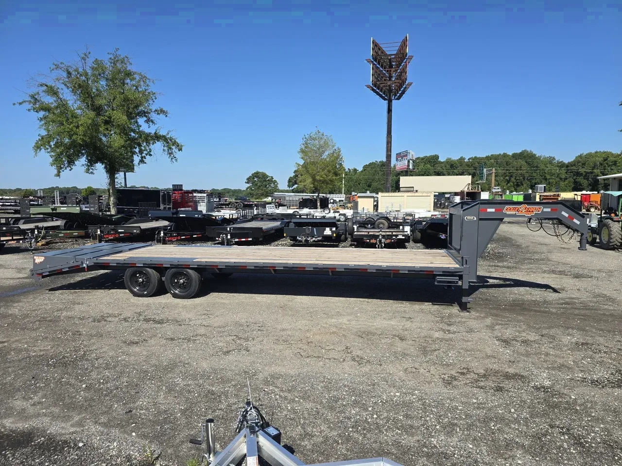 Equipment Trailer 2026 102X25 Down 2 Earth Trailers 8.5X25 17.5K Gooseneck Deckover Equipment Trailer -DTEGN10225-133312 102 ft. x25 ft.