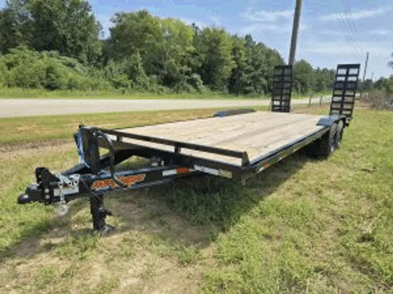 Equipment Trailer 2026 8X24 Down 2 Earth Trailers 8×24 Drive over fenders Dove tail 16k Wood Deck equipment atv trailer -DTE10224DODT-131578 8 ft. x24 ft.