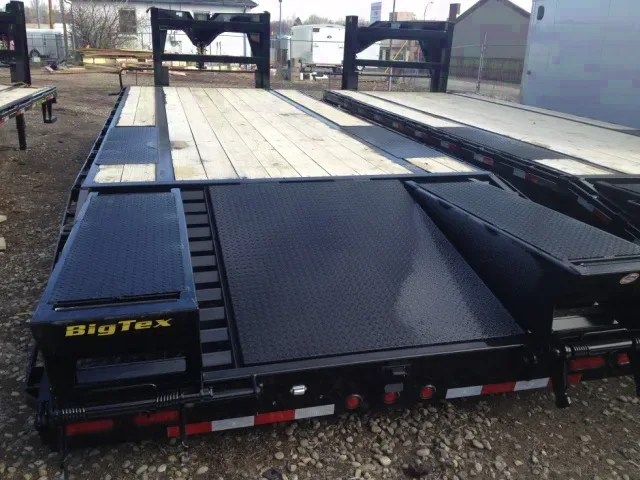 102x20+5ft GN Flatbed Trailer