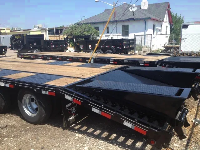 25ft +5 Foot Dove Tail Gooseneck Flatbed Trailer