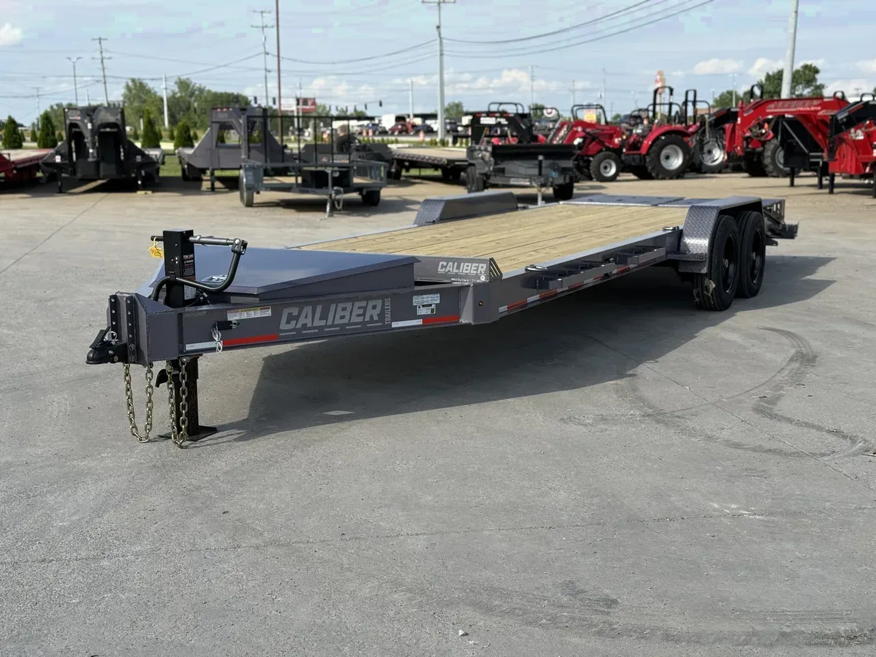 572402 - 2025 Caliber 24' 16k w/ Removable Fenders Equipment Trailer