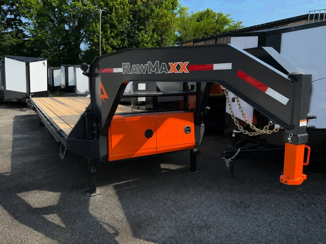 135126 - 2027 RawMaxx FDX 25+5 14K GN Flatbed Trailer