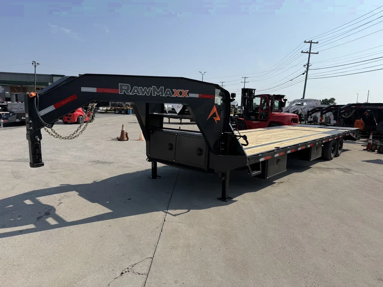 135692 - 2027 RawMaxx FDX 25+5 14K GN Flatbed Trailer