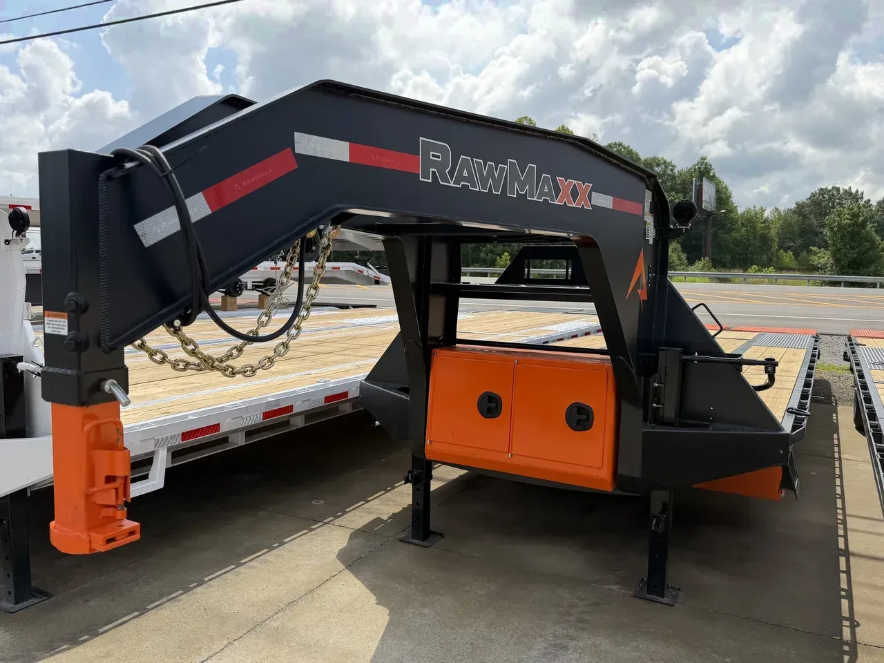 134863 - 2027 RawMaxx FDX Dual 35+5 24K GN Flatbed Trailer