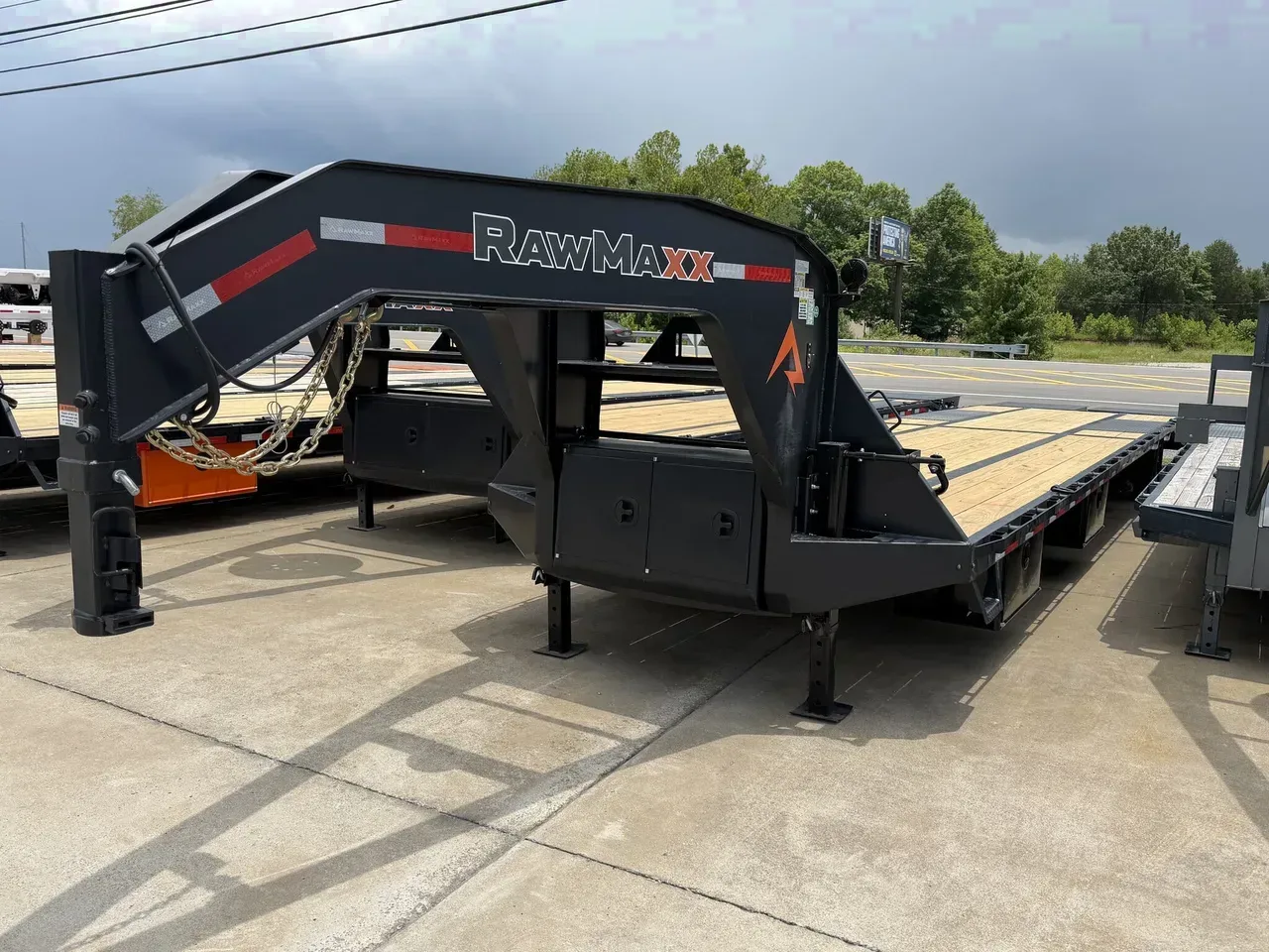 134970 - 2027 RawMaxx FDX Dual 35+5 30K GN Flatbed Trailer