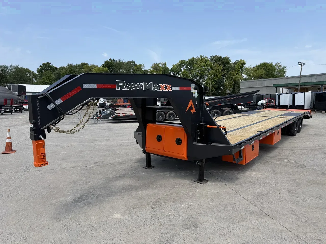 135889 - 2027 RawMaxx FDX Dual 35+5 24K GN Flatbed Trailer