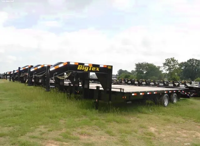 25ft (20+5) Flatbed Gooseneck Trailer w/Wood Decking