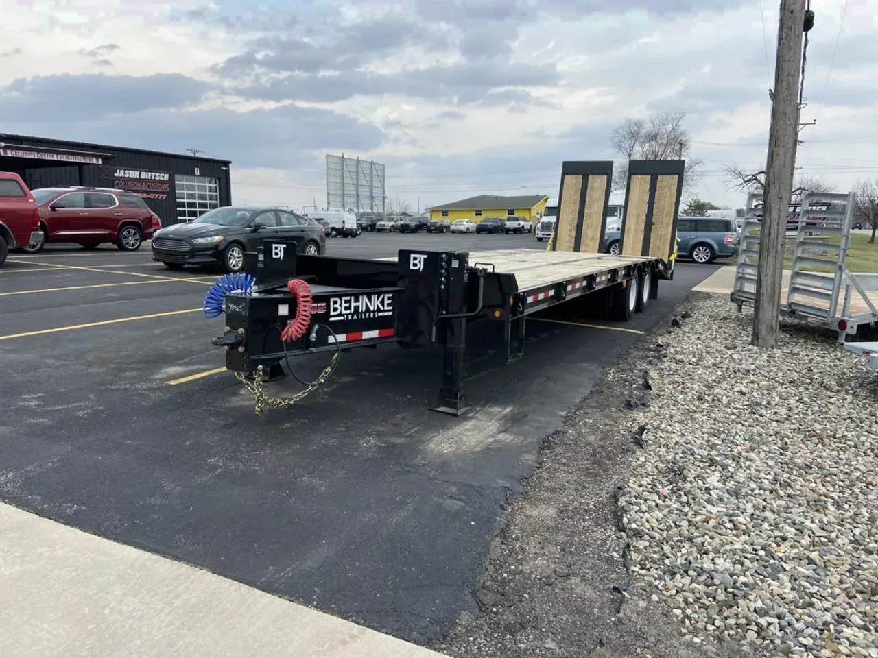 B&B 8X31 40K Flatbed Trailer with Air ramps