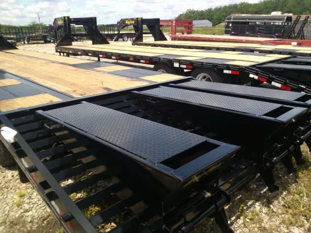 25+5ft Gooseneck Utility, Equipment, Flatbed Trailer