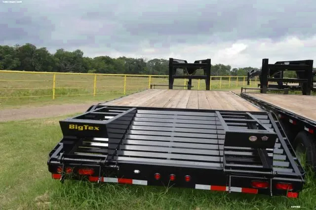 20+5ft Gooseneck Trailer-Black Frame-Wood Deck