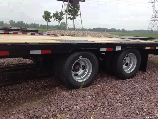 Gooseneck Flatbed 28+5ft Black Steel Frame w/ Treated Wood Deck