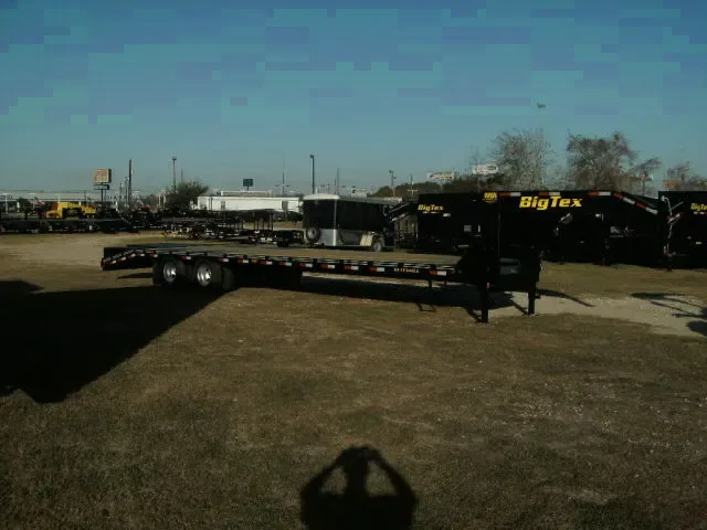 GooseNeck 28+5ft Flatbed Dovetail