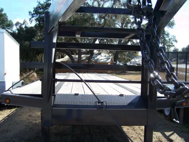 32FT GOOSENECK TRAILER-DECKOVETER