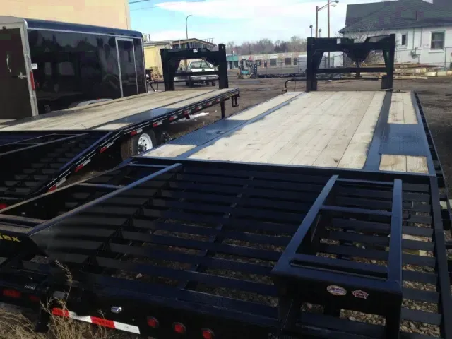 20+5ft Heavy Duty Flatbed Gooseneck Trailer