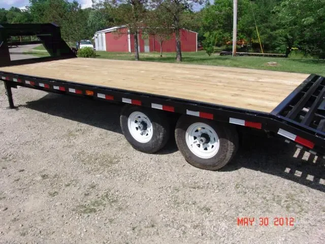20+5ft Flatbed Gooseneck Trailer